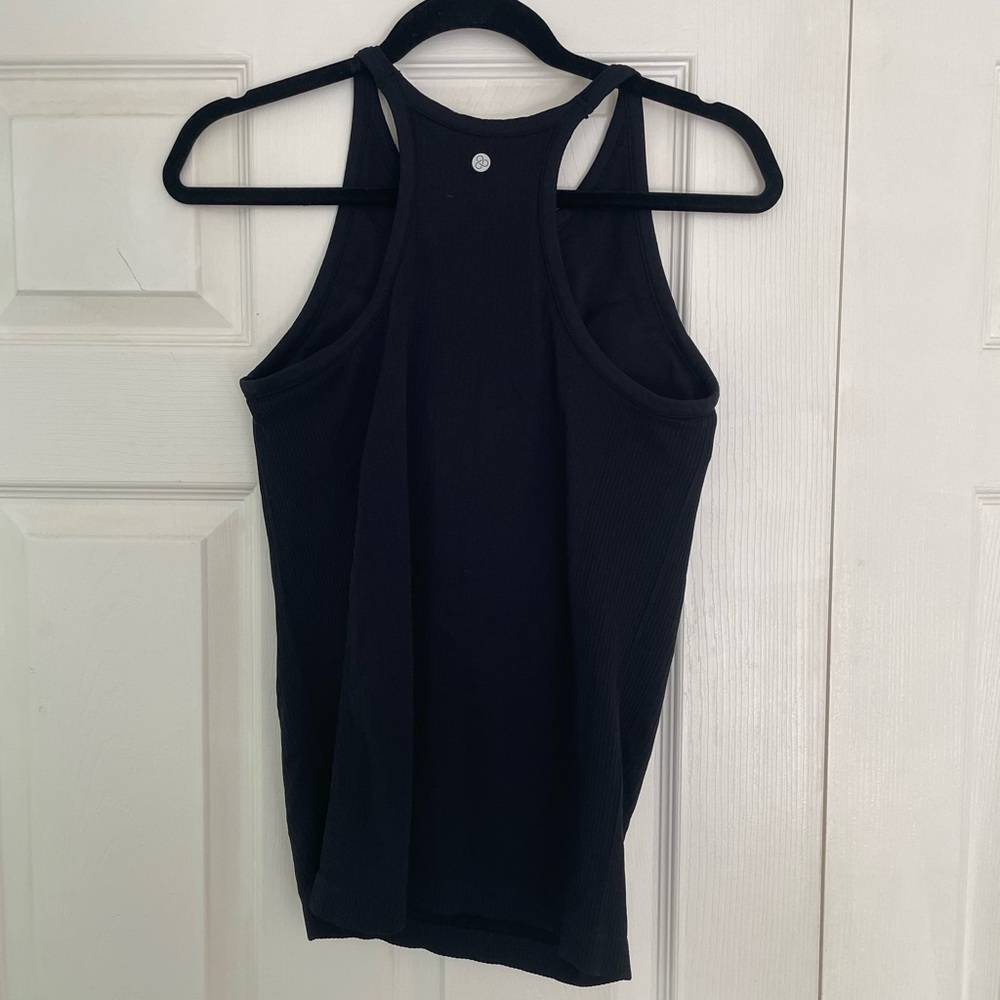 Seamless Ribbed Padded Tank - Picture 3 of 3